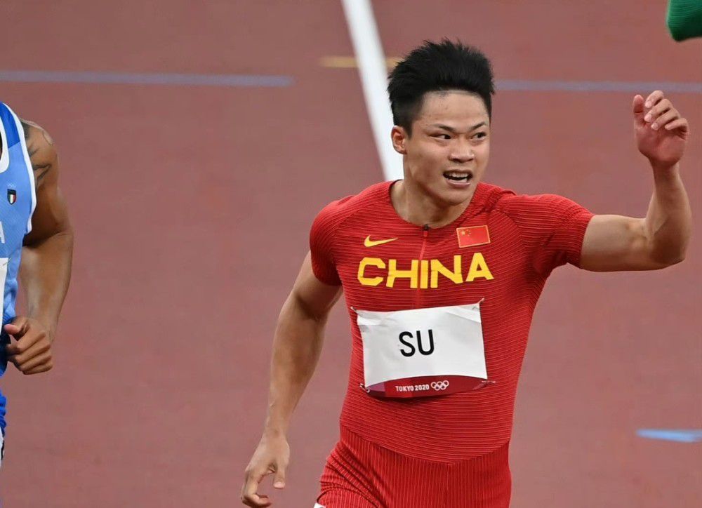 这种情况下，医生也断定，他的双腿已经完全不具备重新恢复的可能。